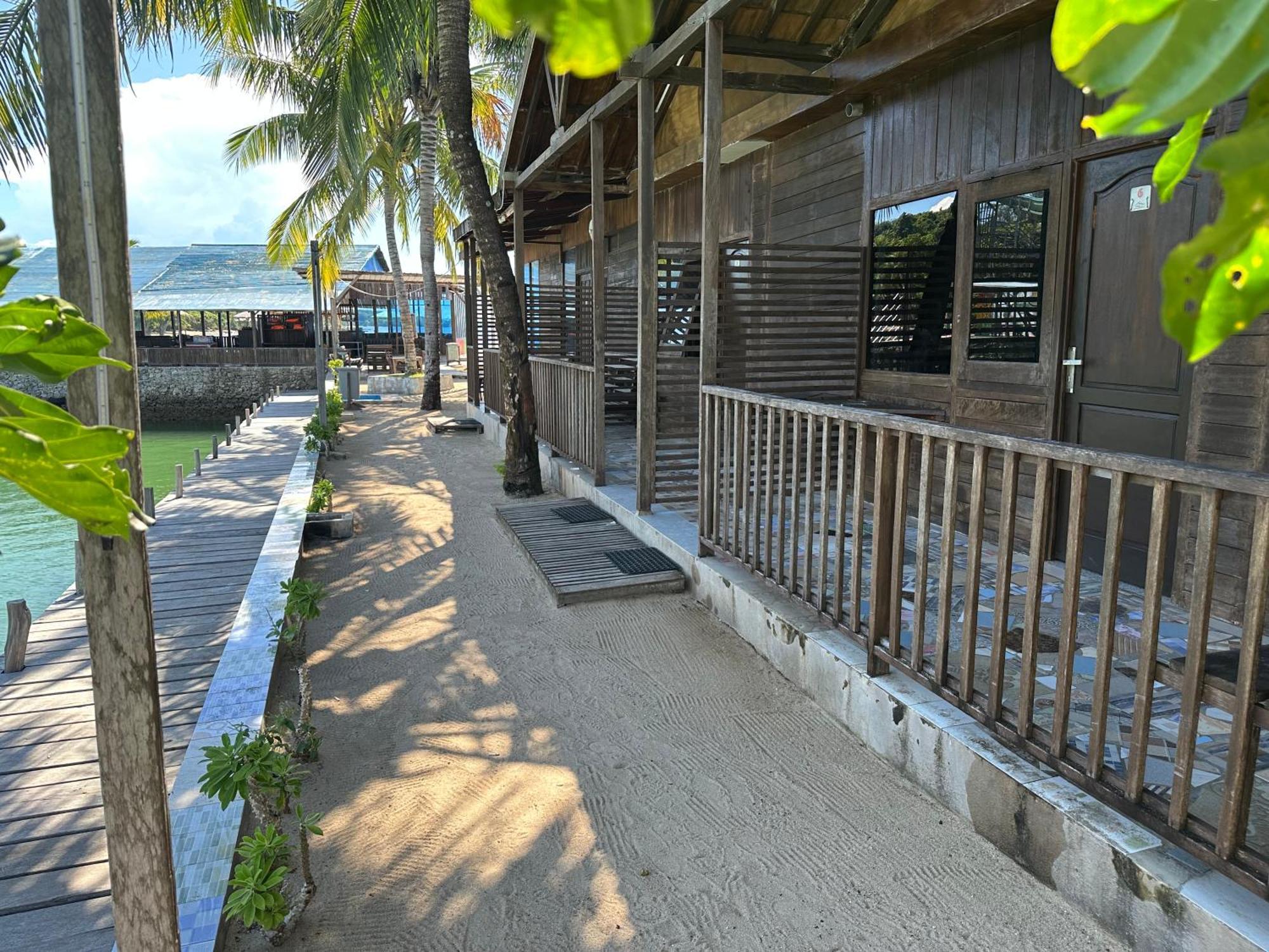 Mooi Park Sorong Exterior foto